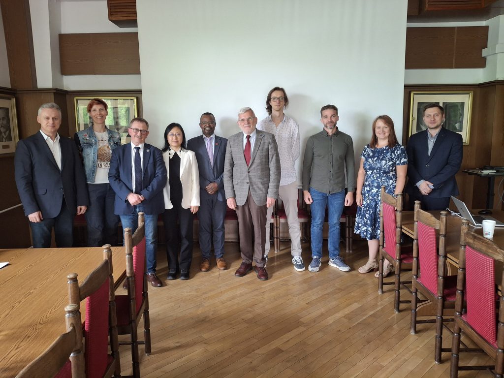 Wizyta Profesorów z Tongji University oraz University of Cape Town na WIL PW