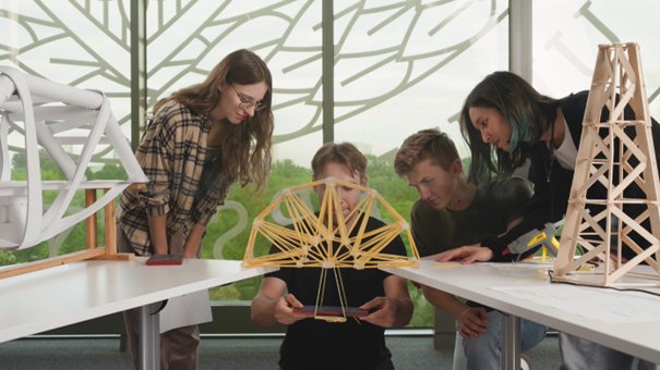 Koło Naukowe Mostowców w nowym filmie promocyjnym Politechniki Warszawskiej!